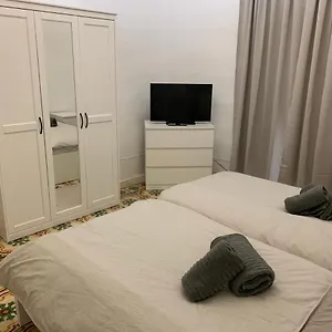 2 Bedroom In The Centre Of Διαμέρισμα Βαλέτα